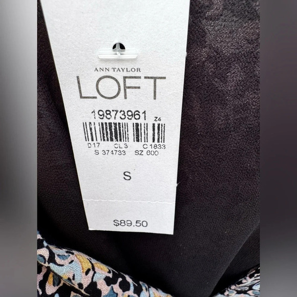 NWT Loft long sleeve floral tie-waist dress, v-neck collar, size small - Picture 10 of 16